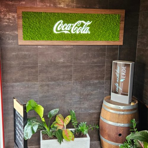 světelné logo v kombinaci s mechem